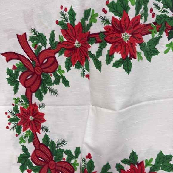 Mid century Christmas tablecloth-oval - Picture 3 of 4